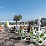 Hotel Ibis Styles Rooftop & Hyères
