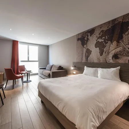 Hotel Ibis Styles Rooftop & 3*