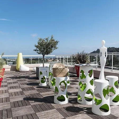 Otel Ibis Styles Rooftop & Hyères
