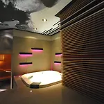 Ibis Styles Rooftop & 3* הייר