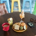 Ibis Styles Rooftop & 3* הייר