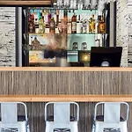 Ibis Styles Rooftop & 耶尔