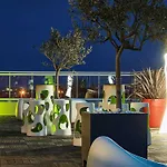 酒店 Ibis Styles Rooftop & 3*