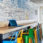 Ibis Styles Rooftop & 耶尔