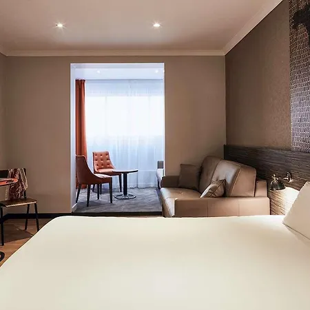 Ibis Styles Rooftop & 3* Йер