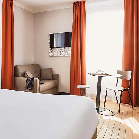 Ibis Styles Rooftop & 3* Ιέρ