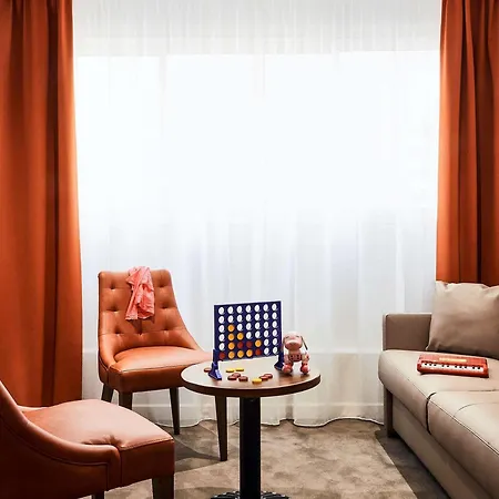 Ibis Styles Rooftop & 3* イエール