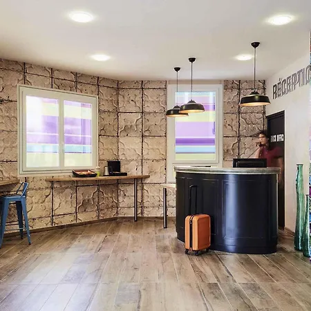 Ibis Styles Rooftop & Отель