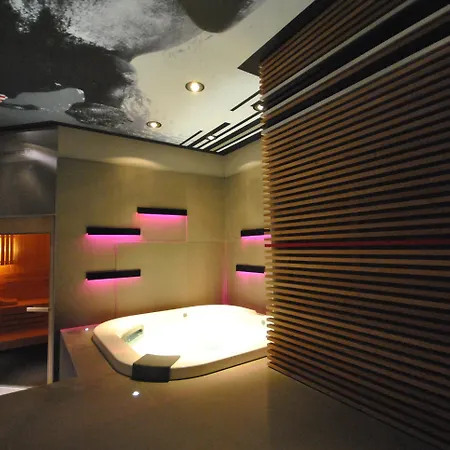 Ibis Styles Rooftop & 3* Hyères