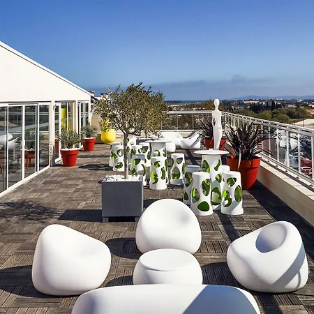 Ibis Styles Rooftop & 3* イエール