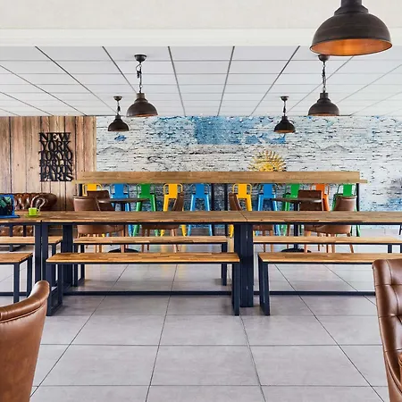 Hotel Ibis Styles Rooftop & Hyères