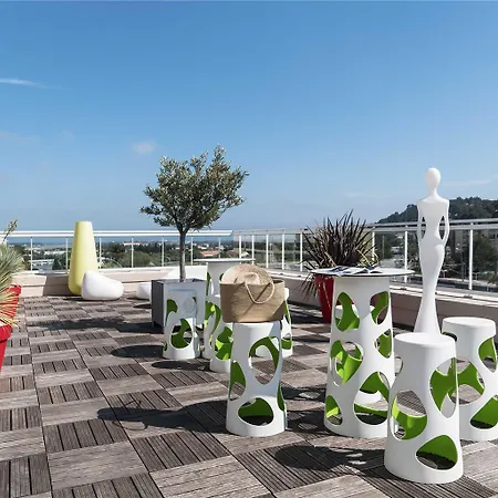 Hotel Ibis Styles Rooftop & Hyères