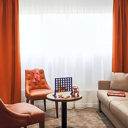 Ibis Styles Rooftop & ホテル 3*