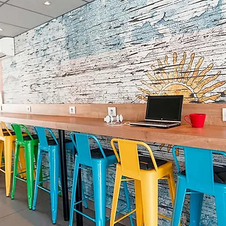 Ibis Styles Rooftop & ホテル イエール