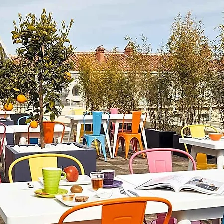 Ibis Styles Rooftop & ホテル 3*
