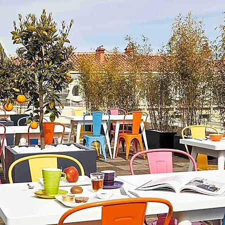 ホテル Ibis Styles Rooftop &