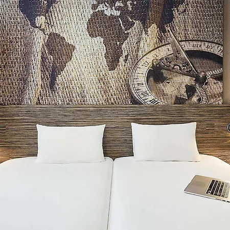 Ibis Styles Rooftop & 3* Ιέρ