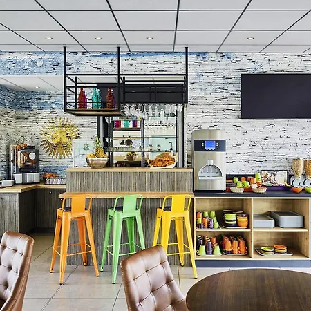 Ξενοδοχείο Ibis Styles Rooftop & 3*