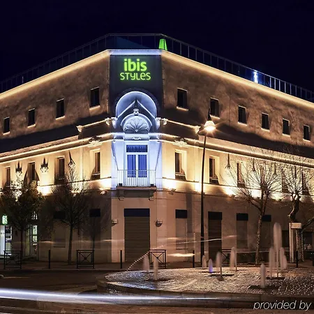 Ξενοδοχείο Ibis Styles Rooftop & 3*
