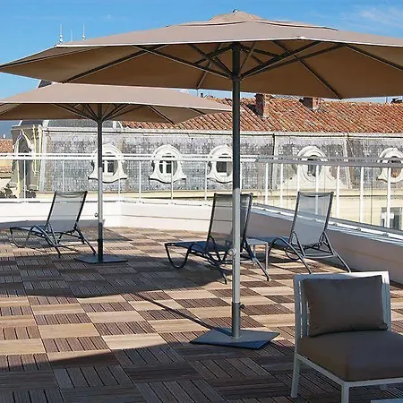 Ibis Styles Rooftop & Otel Hyères